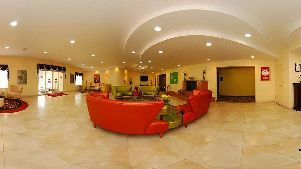 Quality Suites Stratford 2