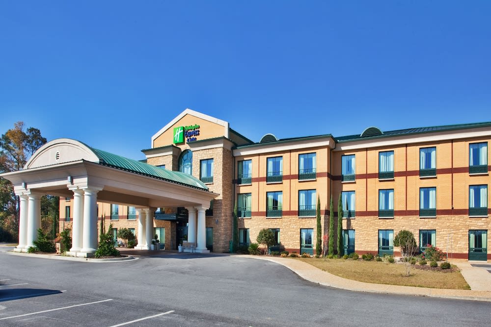 Holiday Inn Express & Suites MACON - I-475 by IHG 1