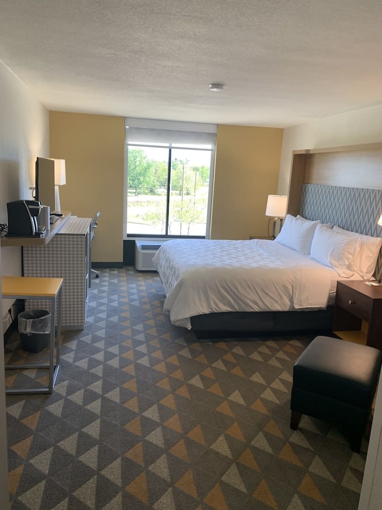 Holiday Inn BATON ROUGE-SOUTH by IHG 2