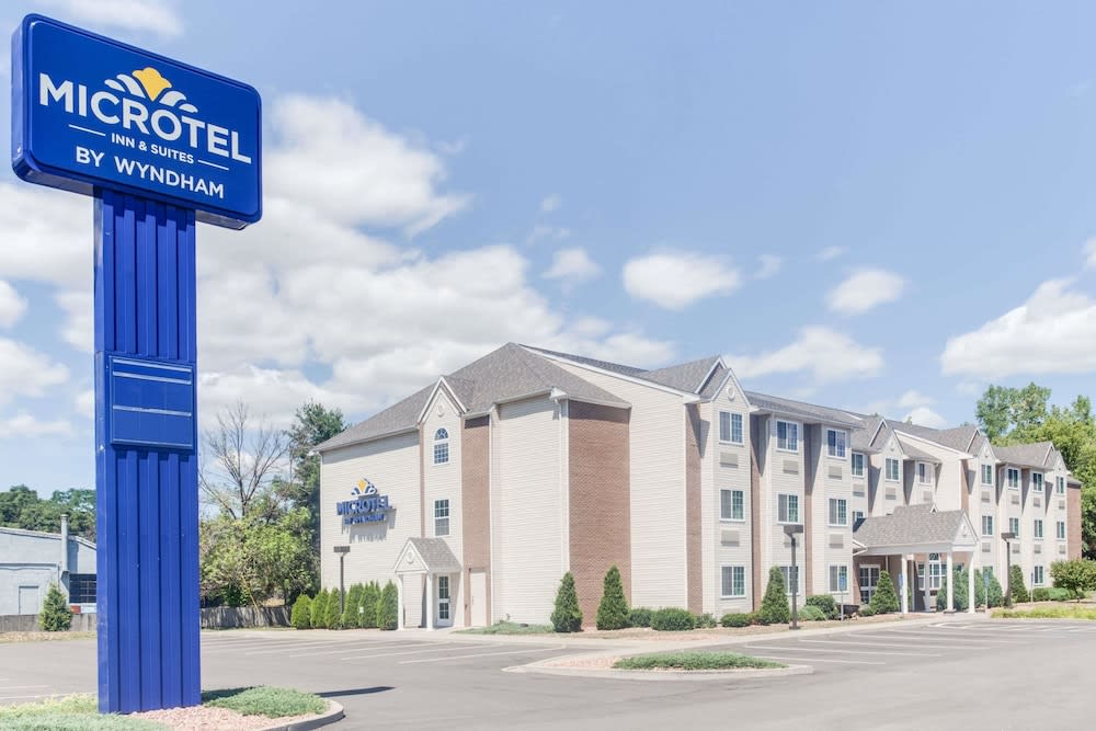 Microtel Inn & Suites Bath 1