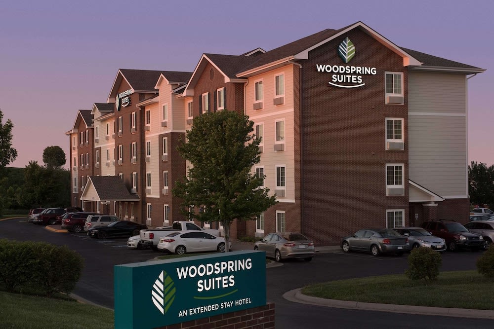 WoodSpring Suites Kansas City Lenexa 1