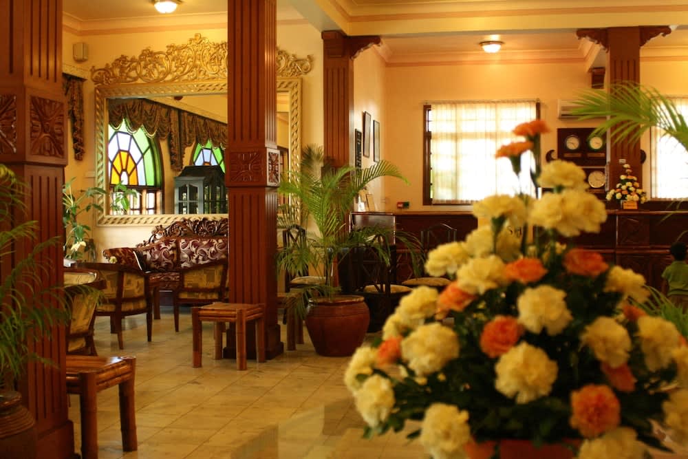 Protea Hotel by Marriott Dar es Salaam Courtyard 3