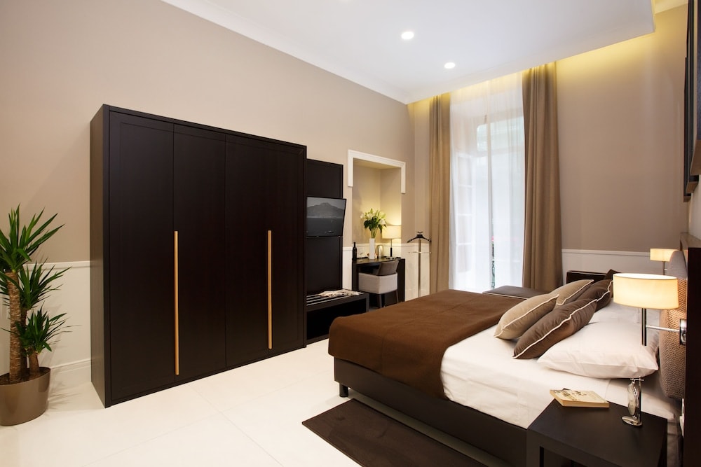 NAP Luxury Guest House Bovio 1