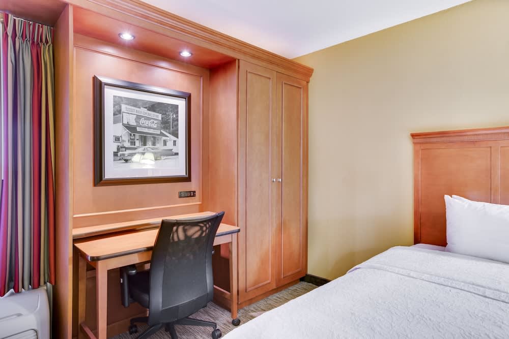 Pittsburgh Airport Inn and Suites 2