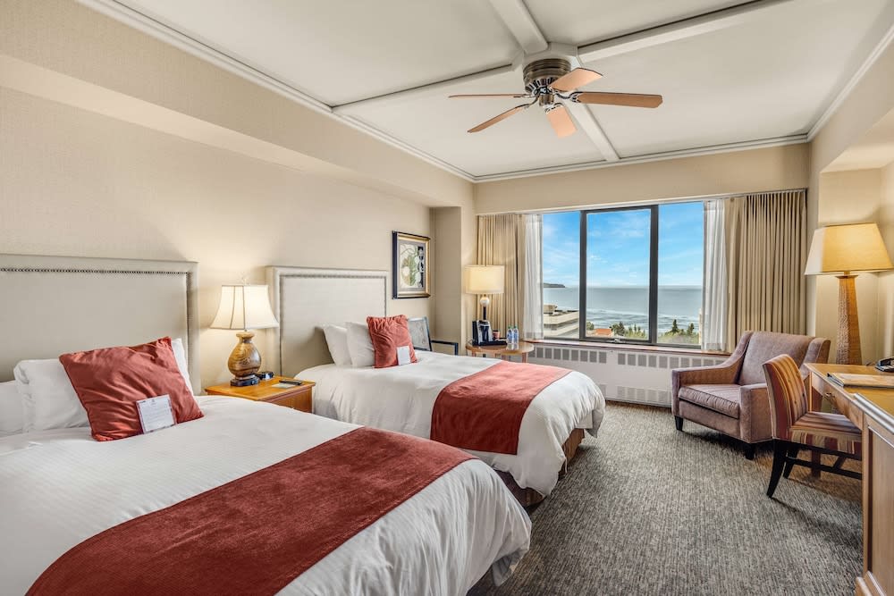 The Hotel Captain Cook 2
