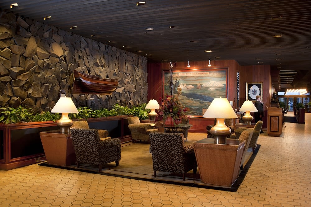 The Hotel Captain Cook 1