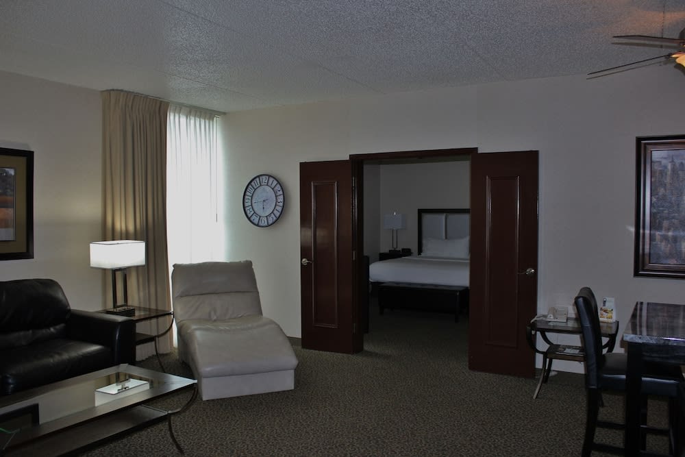 Holiday Inn DES MOINES-AIRPORT/CONF CENTER by IHG 2