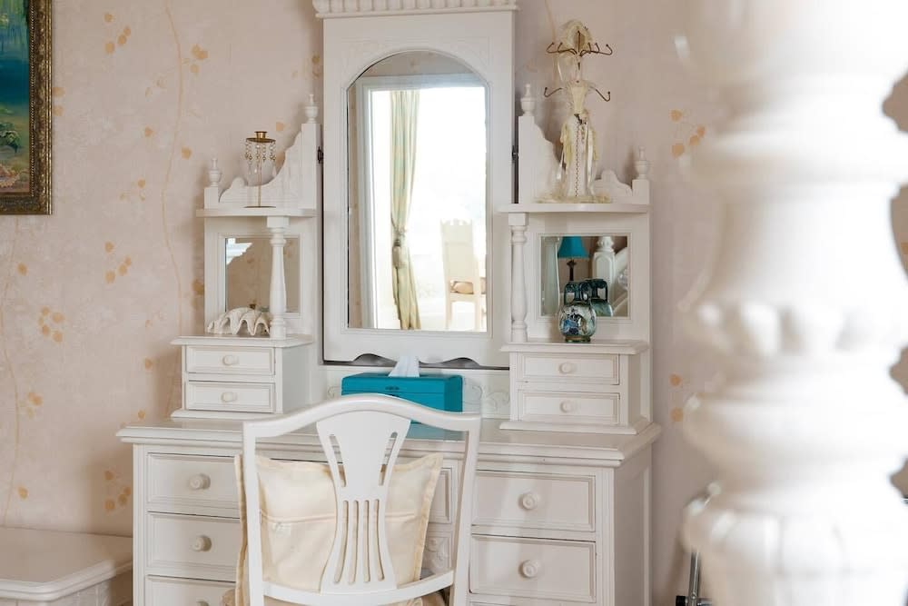 Enchanted Manor 2