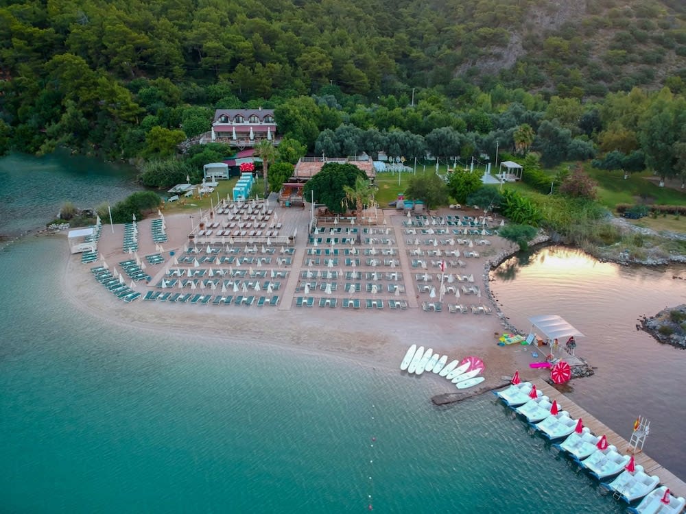 S3 Seahorse Beach Club 1