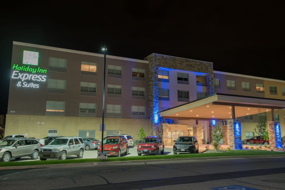 Holiday Inn Express & Suites MISHAWAKA - SOUTH BEND by IHG 1