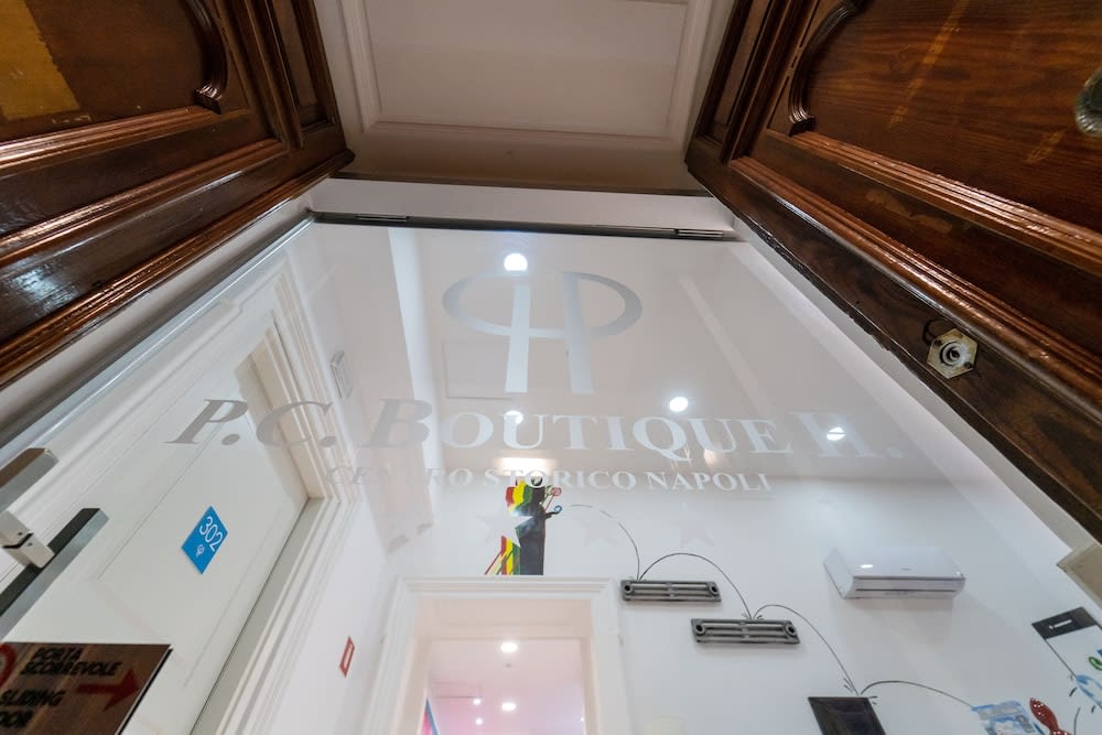 HR Boutique Porto, Napoli Centro, by ClaPa Group 2