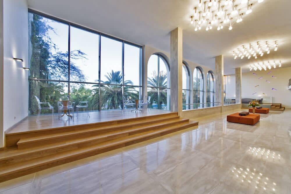 Caravia Beach Hotel 2