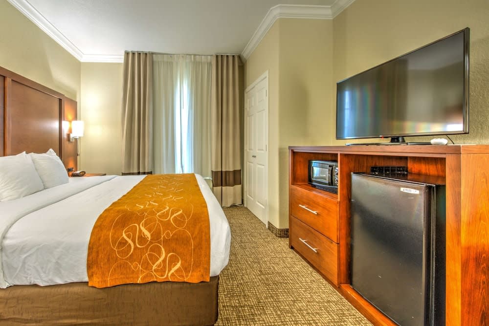Comfort Suites Tomball Medical Center 1