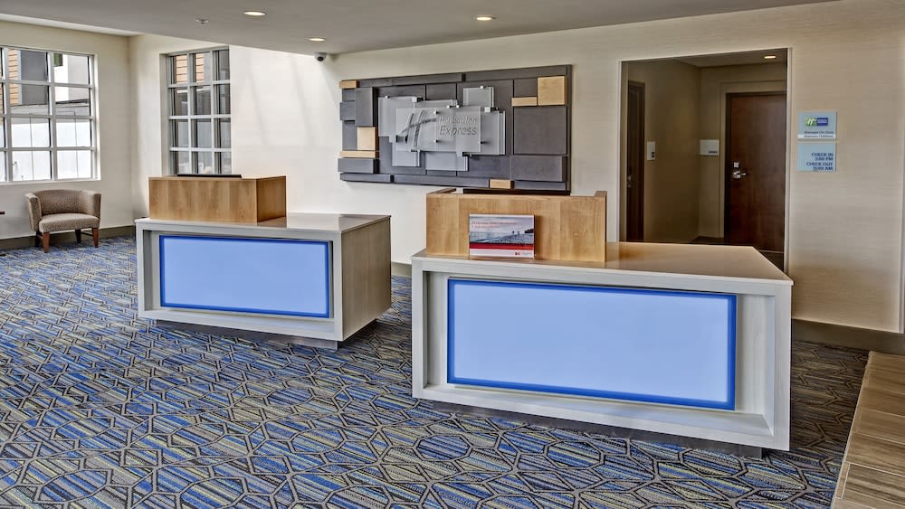 Holiday Inn Express LOUISVILLE AIRPORT EXPO CENTER by IHG 2