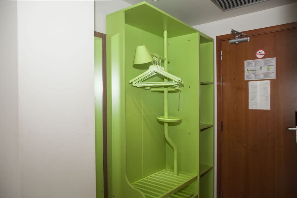 Travelodge BCN Cornella Fira 3