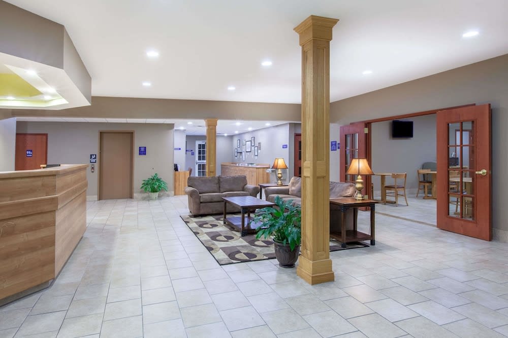 Microtel Inn & Suites by Wyndham Johnstown 1