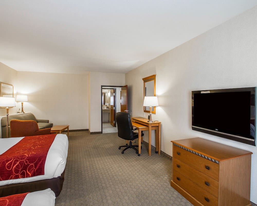 Comfort Suites Glendale - State Farm Stadium Area 4