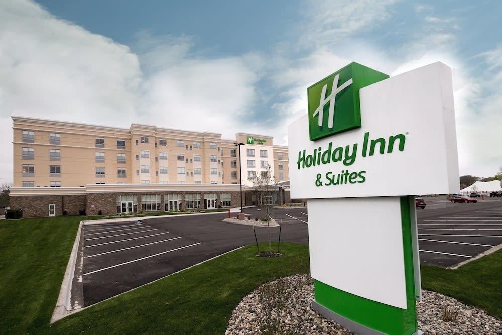 Holiday Inn & Suites MOUNT PLEASANT by IHG 1