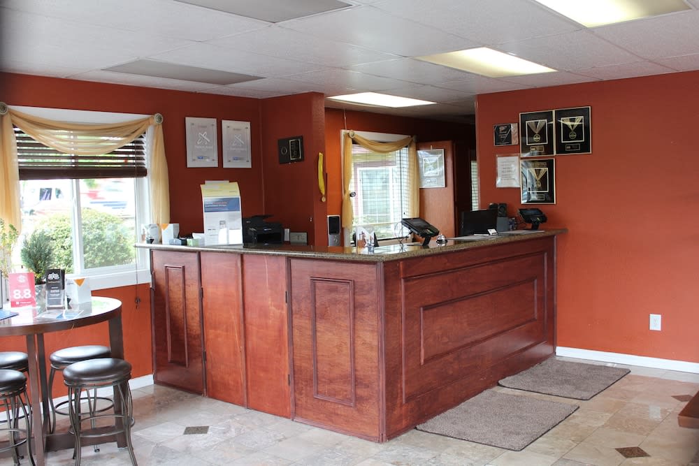 Rodeway Inn Medford South I-5 2