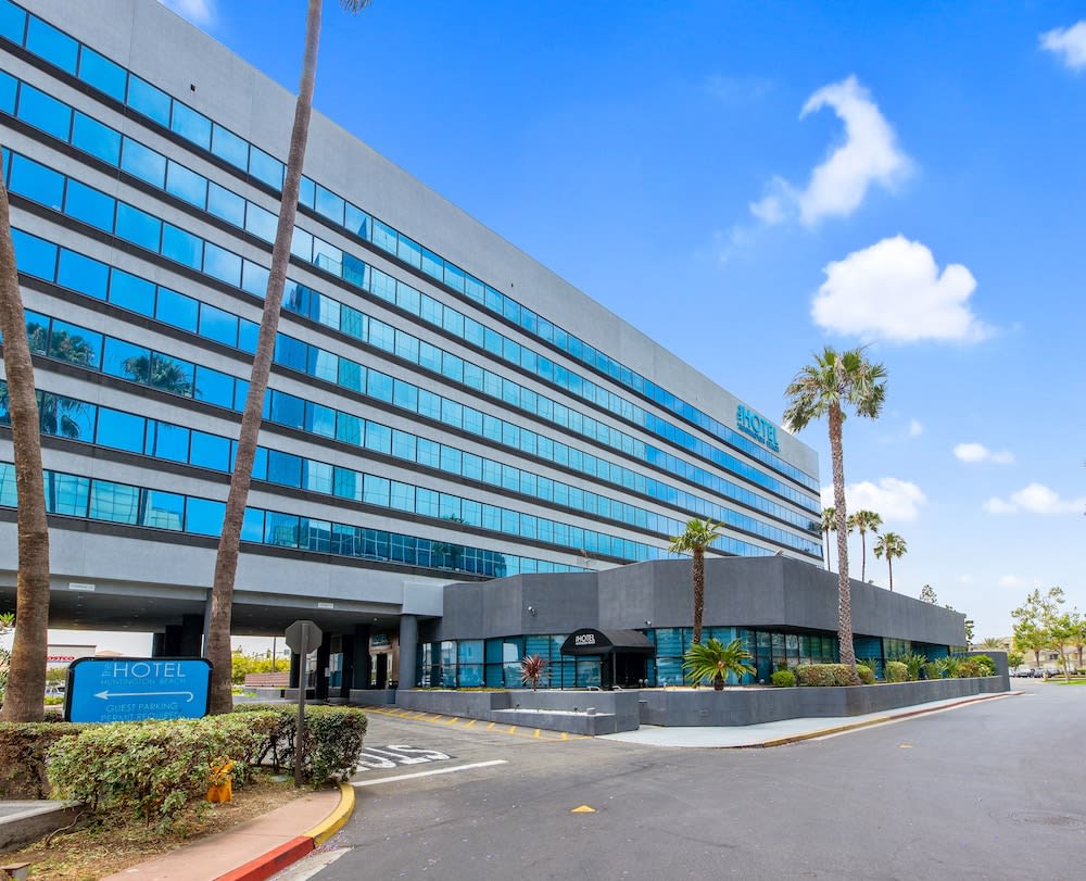 Hotel Huntington Beach 1