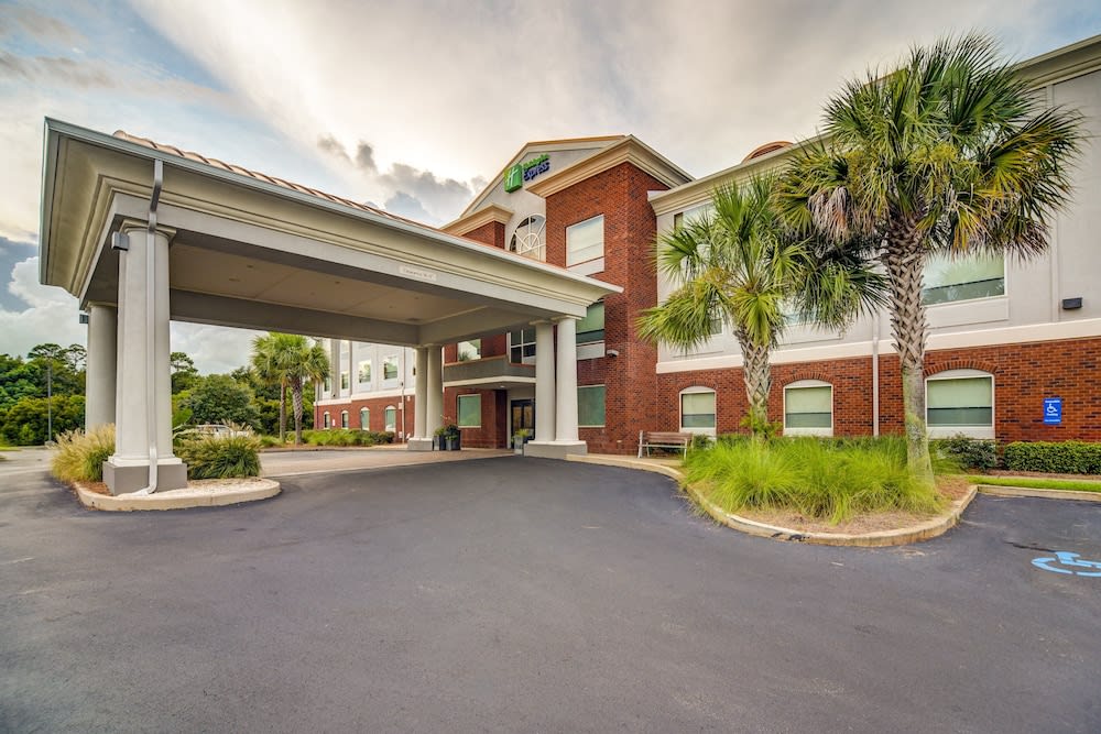 Holiday Inn Express & Suites FOLEY - N GULF SHORES by IHG 1