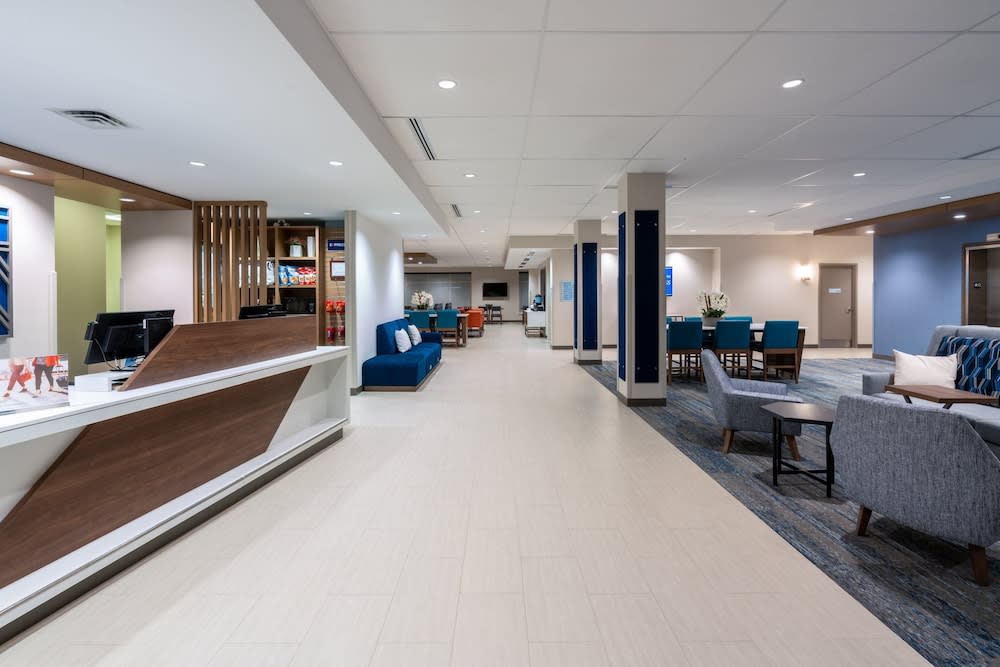 Holiday Inn Express & Suites VAUGHAN-SOUTHWEST by IHG 2