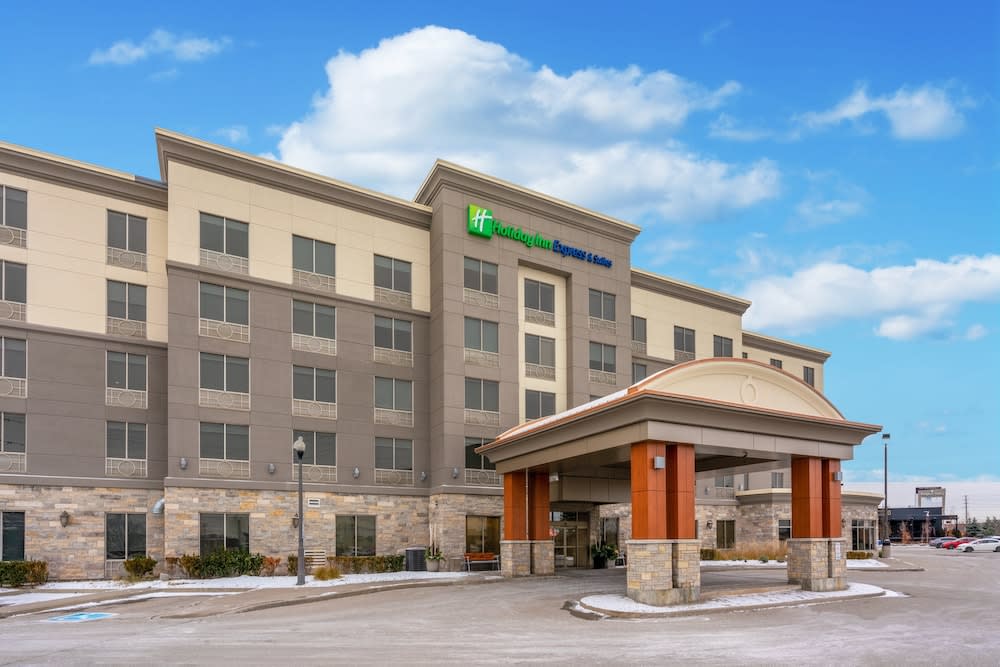 Holiday Inn Express & Suites VAUGHAN-SOUTHWEST by IHG 1