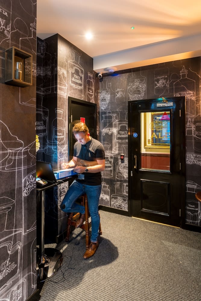 Camden Enterprise Hotel 4