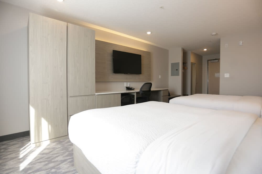 Days Inn by Wyndham Calgary North Balzac 4