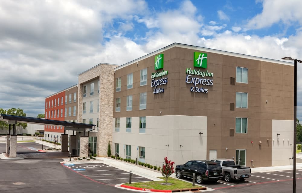 Holiday Inn Express & Suites Tulsa South - Woodland Hills by IHG 1