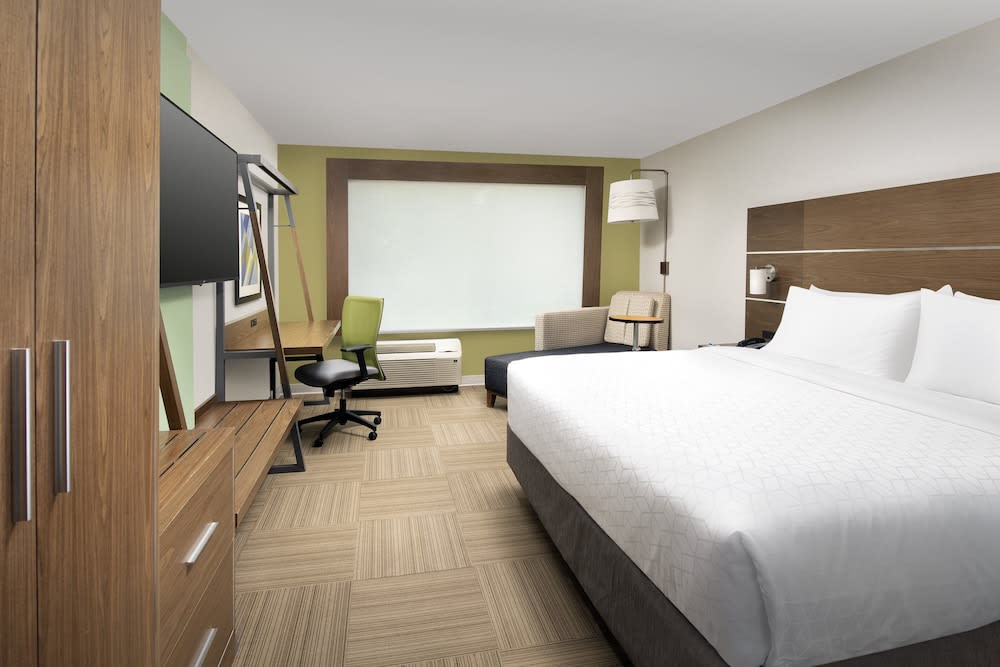 Holiday Inn Express and Suites North Brunswick by IHG 2