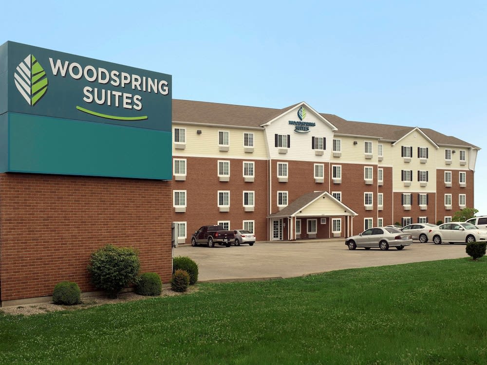 WoodSpring Suites Louisville Clarksville 1