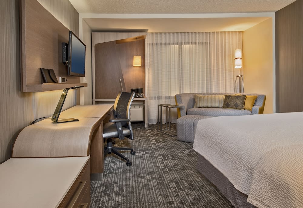 Courtyard by Marriott Houston Intercontinental Airport 5