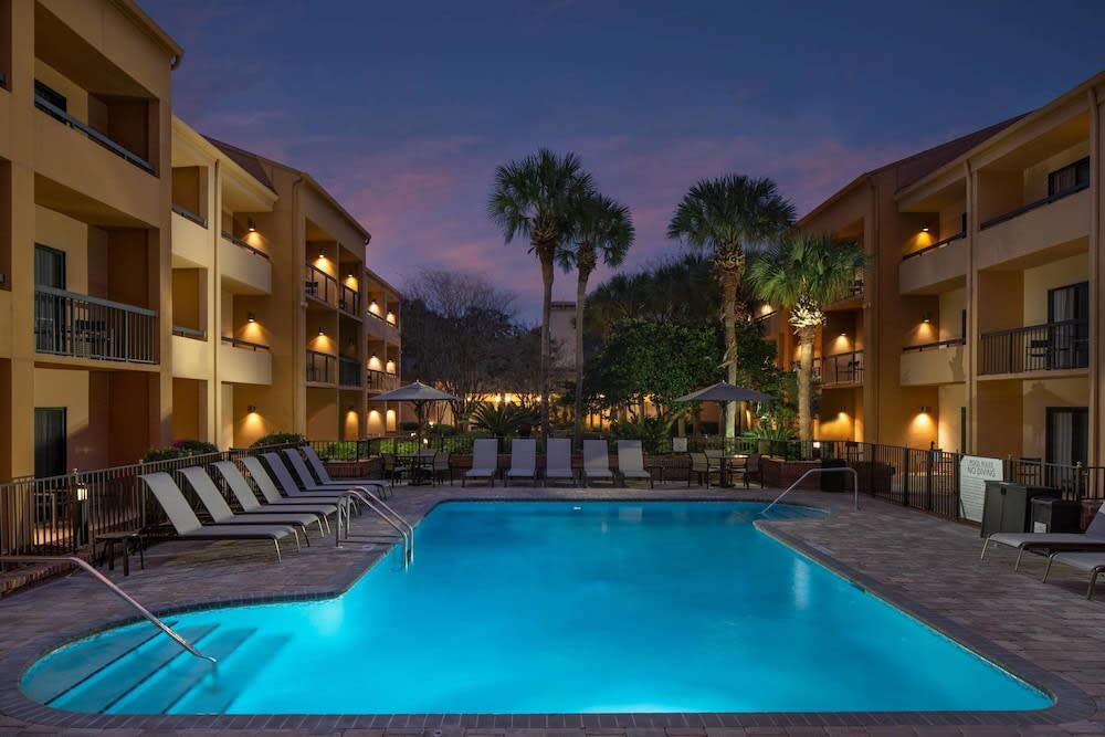 Courtyard by Marriott Jacksonville at the Mayo Clinic Campus/Beaches 1