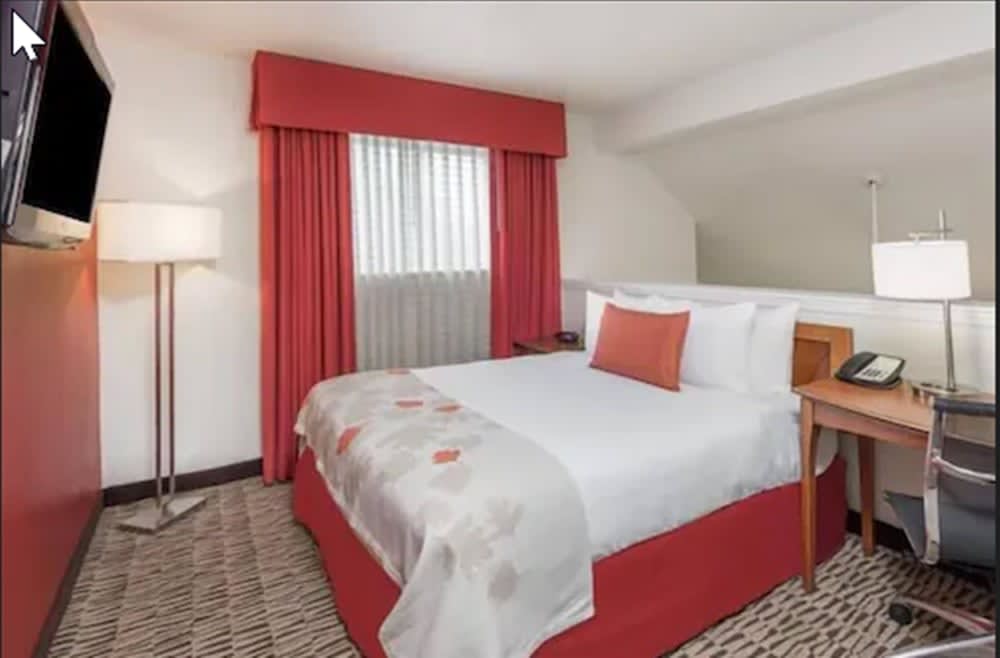 Value Suites Extended Stay - St Louis 2