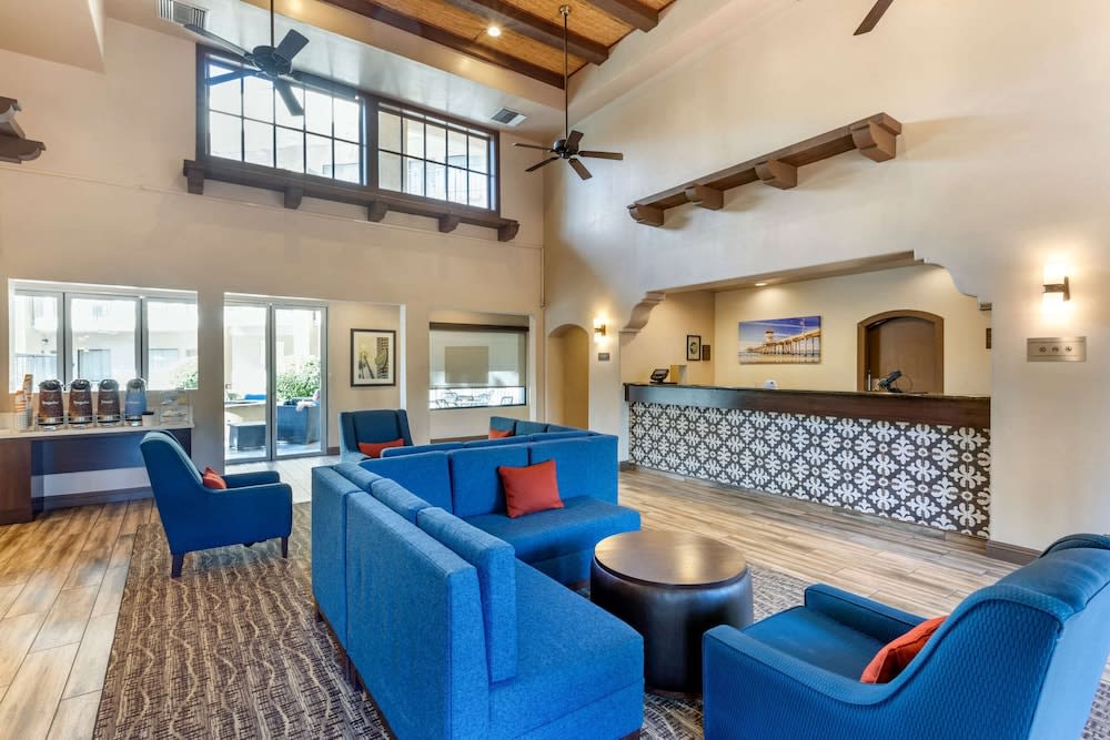 Comfort Inn & Suites Orange County John Wayne Airport 3