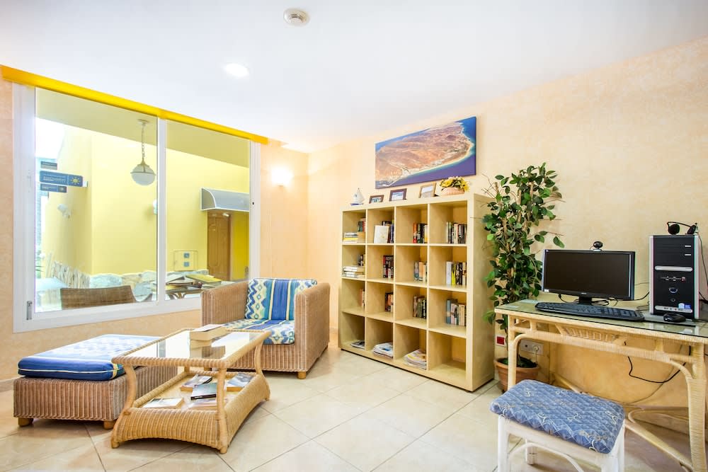Apartamentos Punta Marina by LIVVO 2