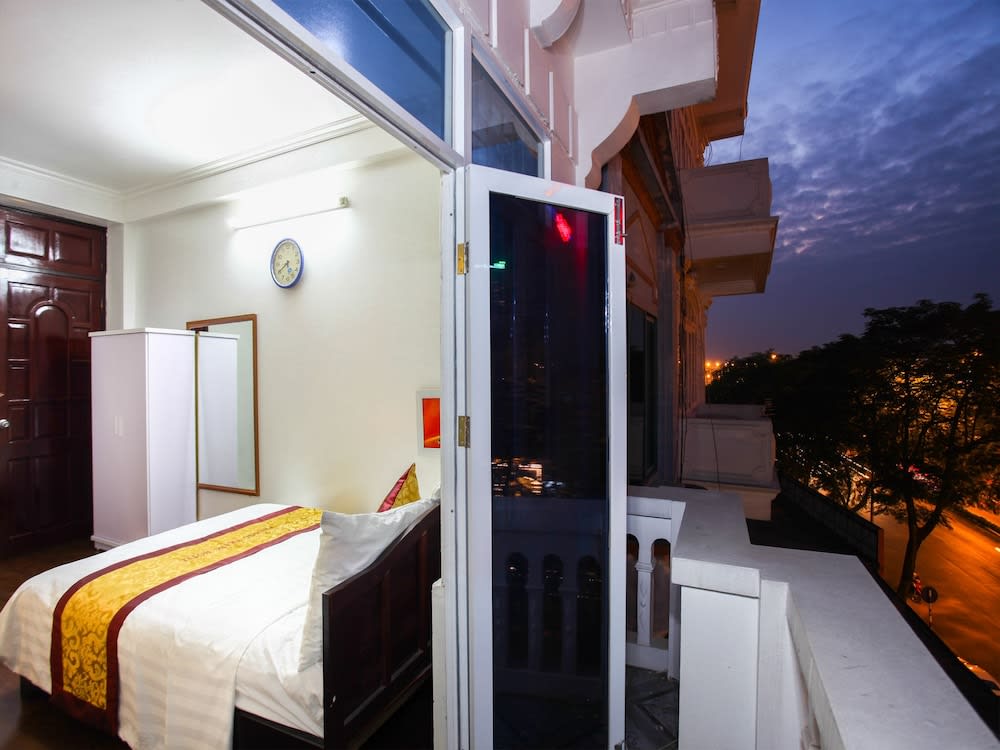 Phuong Trang Hotel 5