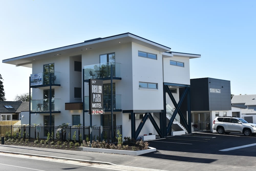 Bealey Avenue Motel 1