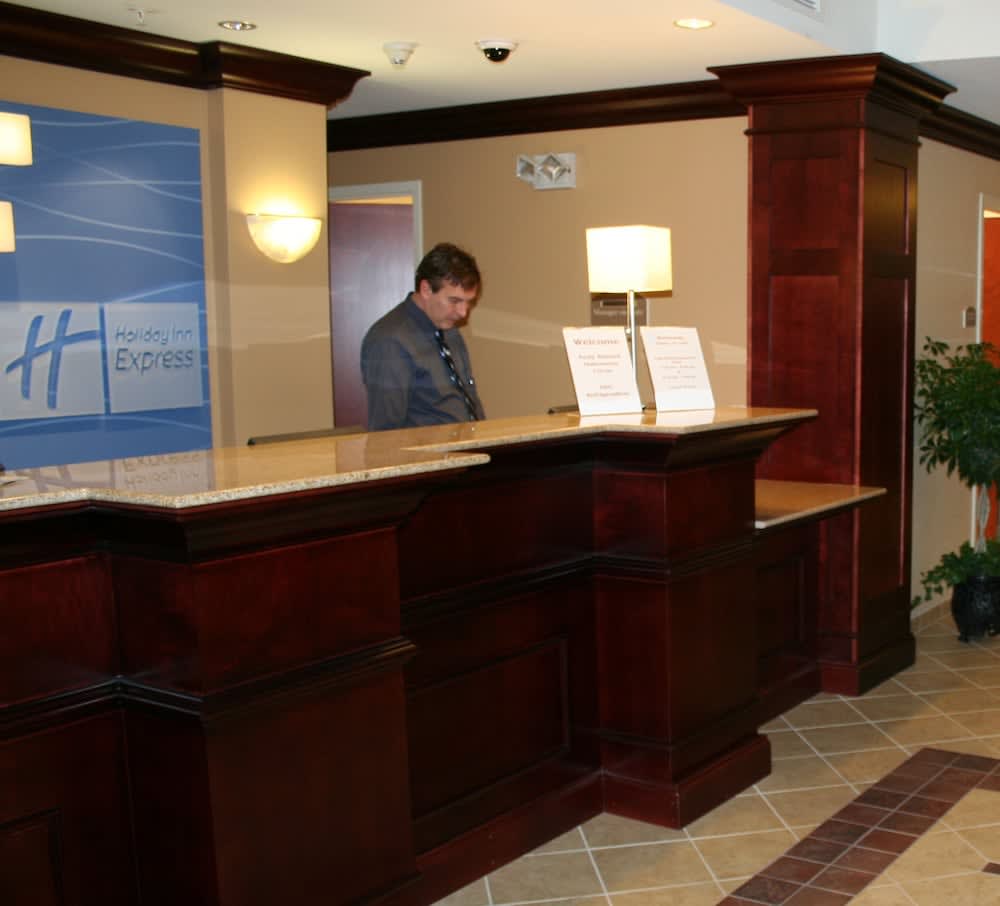 Holiday Inn Express & Suites ALBANY AIRPORT AREA - LATHAM by IHG 2
