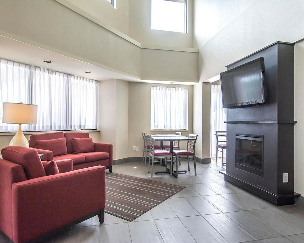 Comfort Inn 2