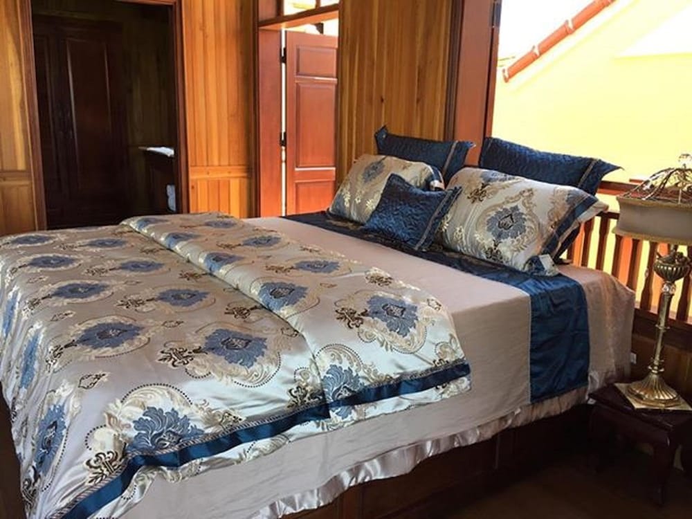 Khamy Riverside Villa 2