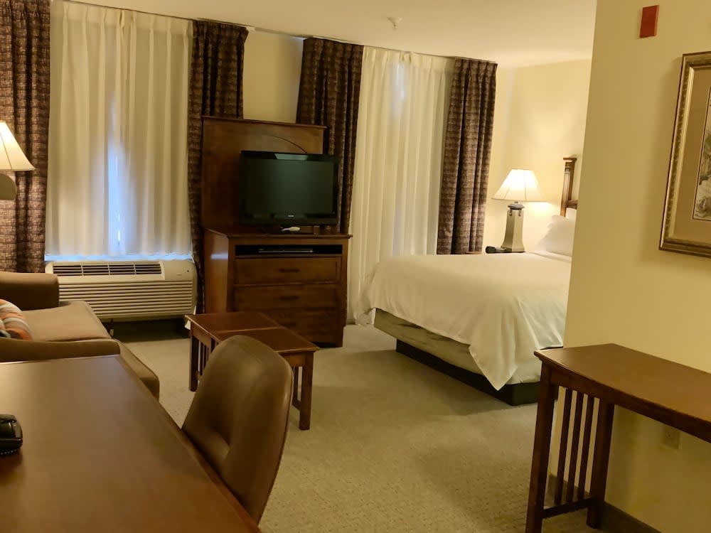 Staybridge Suites Albuquerque - Airport by IHG 5