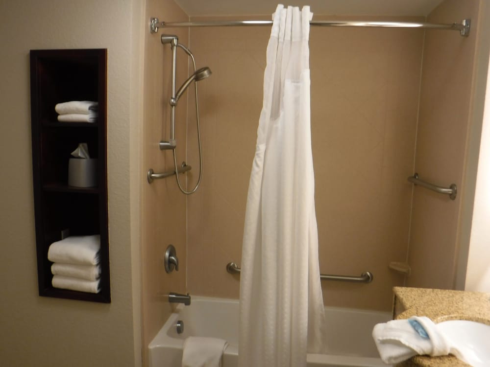 Holiday Inn Express WEST JEFFERSON by IHG 2