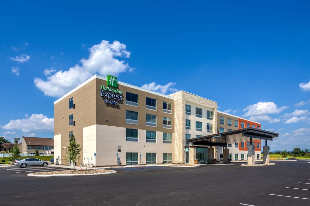 Holiday Inn Express & Suite Milroy - Reedsville By IHG 1