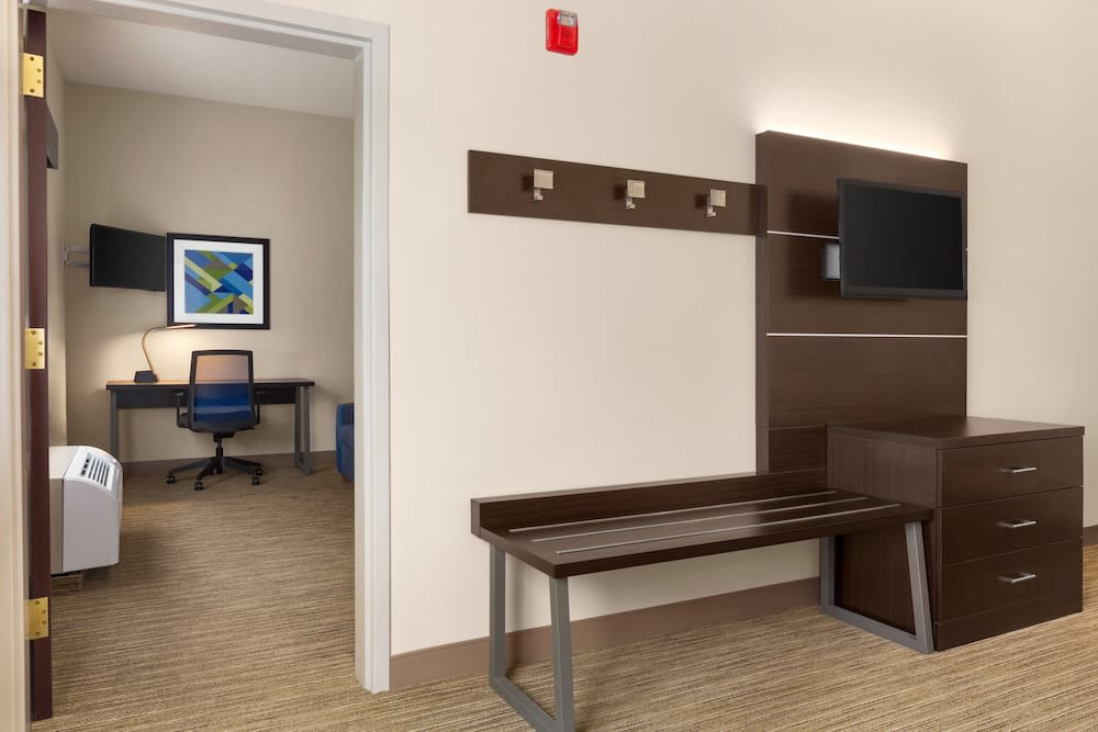 Holiday Inn Express & Suites San Antonio NW - Medical Area by IHG 5