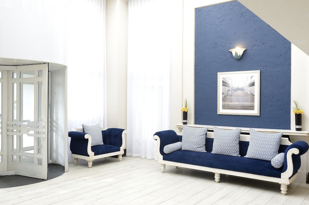 Peninsula All Suite Hotel by Dream Resorts 2