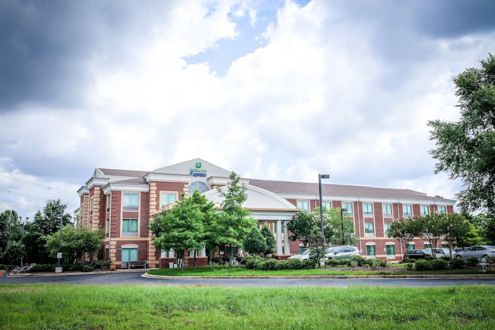 Holiday Inn Express Hotel & Suites Memphis/Germantown by IHG 1
