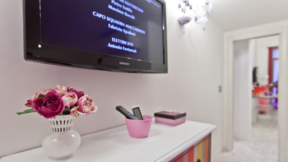 Rental In Rome Colour Colosseum Loft 2