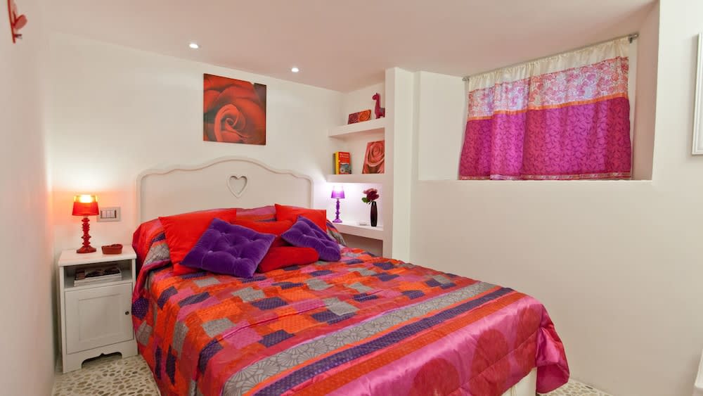 Rental In Rome Colour Colosseum Loft 5